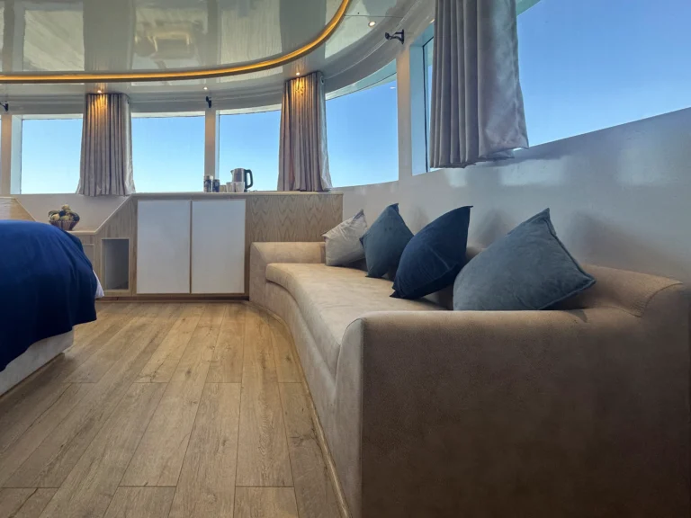 5b0ed1b3-d3c9-41ca-b05b-5ef12c2aa7ee (1)